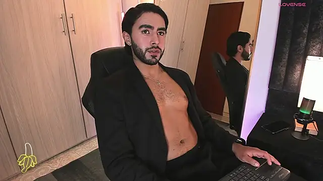 ItsMeEros online show from June 2026 12:32:02 AM