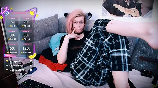 Snapshot of Littlepinkcat chatting on October 2025 02:48:01 AM Littlepinkcat online show from October 2025 02:48:01 AM