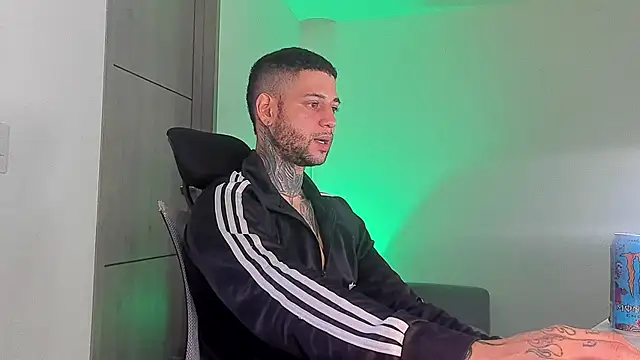  jamesleandros1 online show from May 2026 03:17:01 PM