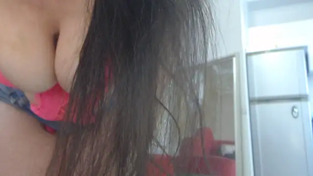 Snapshot of AnnaBellaLuckyXOXO chatting on March 2025 08:37:02 AM AnnaBellaLuckyXOXO online show from March 2025 08:37:02 AM