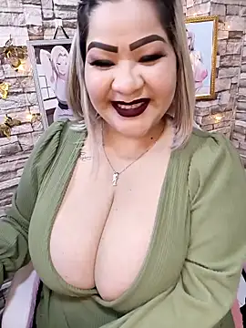 Dalessa Bigtits online show from March 2026 08:49:01 PM