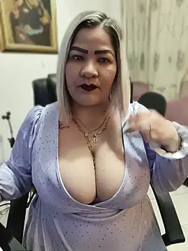 Snapshot of Dalessa_Bigtits chatting on June 2026 12:02:02 AM Dalessa Bigtits online show from June 2026 12:02:02 AM
