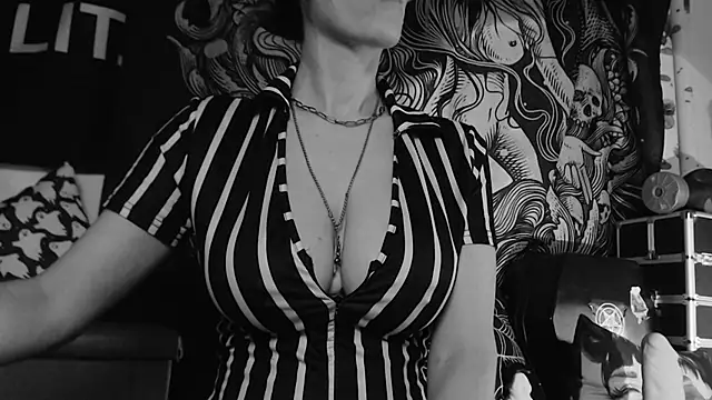 Silentmary online show from June 2026 05:49:02 AM