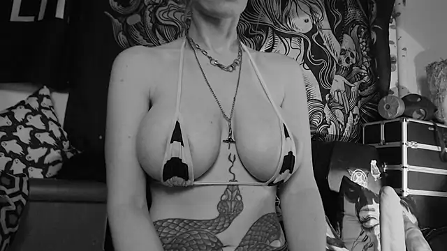 Silentmary online show from June 2026 03:05:02 AM