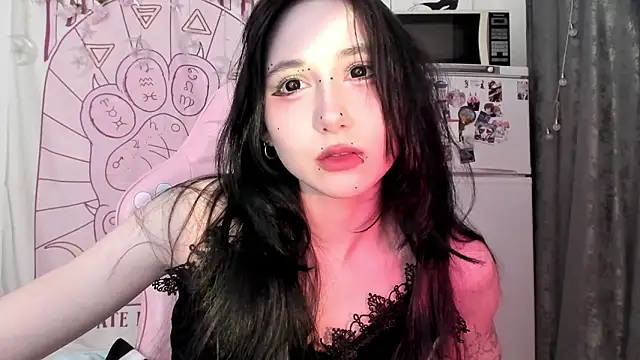 Holy420lolii online show from February 2026 07:21:01 PM