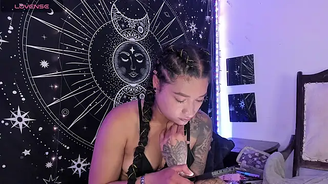 Snapshot of Eva_Lee_ chatting on October 2025 09:10:01 AM Eva Lee online show from October 2025 09:10:01 AM