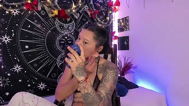 Eva Lee  online show from December 2025 08:19:02 AM