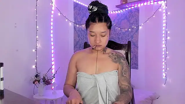 Eva Lee  online show from March 2026 09:39:02 AM