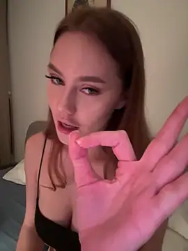 Snapshot of Meow_Sophie chatting on September 2025 03:46:01 PM Meow Sophie online show from September 2025 03:46:01 PM