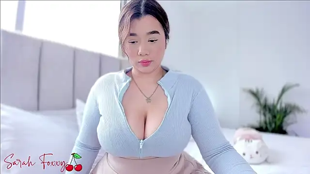 Snapshot of Foxxy222_ chatting on February 2025 09:46:01 PM Foxxy222 online show from February 2025 09:46:01 PM