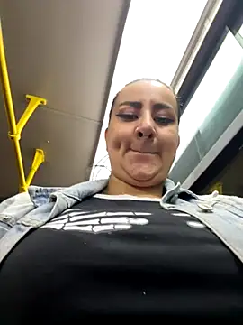 Abril Luv online show from October 2025 12:08:02 AM