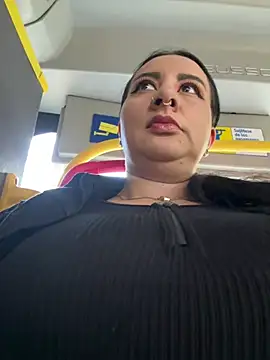 Abril Luv online show from February 2026 12:16:01 PM