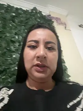 Abril Luv online show from April 2026 11:35:02 AM