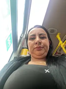 Abril Luv online show from May 2026 11:59:02 AM
