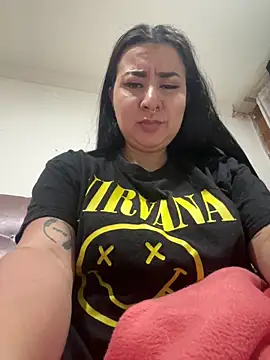 Abril Luv online show from May 2026 01:22:01 AM