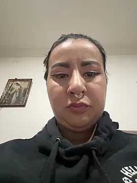 Abril Luv online show from May 2026 10:52:02 AM