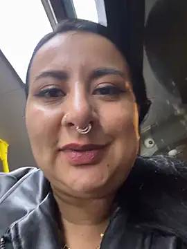 Abril Luv online show from June 2026 12:20:02 AM