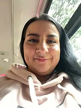 Abril Luv online show from June 2026 12:42:01 PM