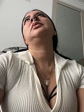 Abril Luv online show from June 2026 12:22:01 PM