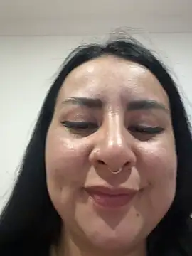Abril Luv online show from July 2026 02:05:02 AM