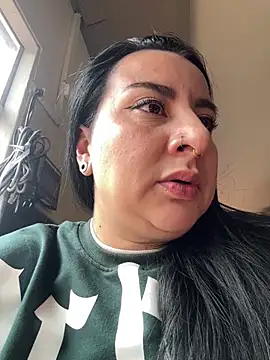 Abril Luv online show from July 2026 08:44:02 PM