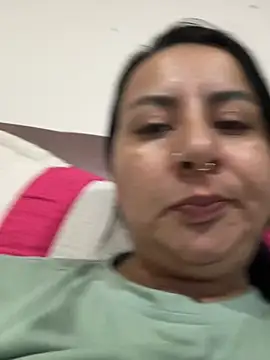 Abril Luv online show from July 2026 01:58:33 AM