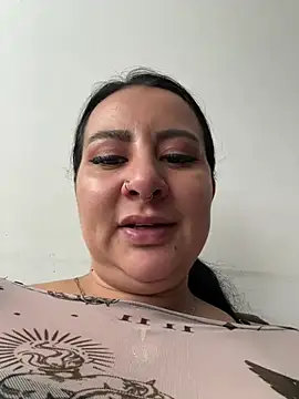 Abril Luv online show from July 2026 02:04:02 PM