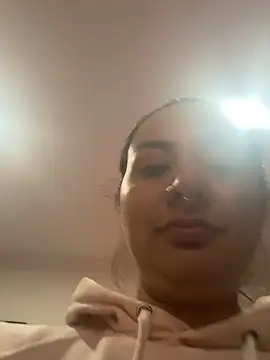 Abril Luv online show from July 2026 12:17:02 AM