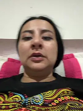 Abril Luv online show from August 2026 01:09:01 AM