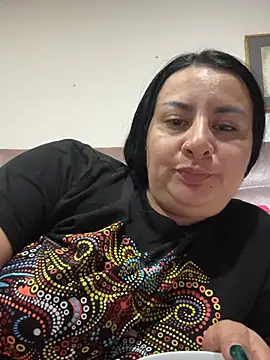 Abril Luv online show from August 2026 01:19:01 AM