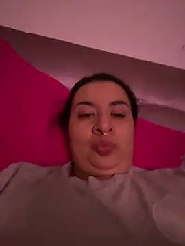 Abril Luv online show from August 2026 01:05:01 PM