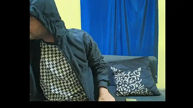 Snapshot of Cute_boy2000 chatting on November 2025 12:32:01 AM Cute boy2000 online show from November 2025 12:32:01 AM