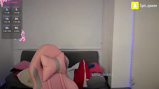 Snapshot of Spit_queen chatting on October 2025 10:41:02 PM Spit queen online show from October 2025 10:41:02 PM