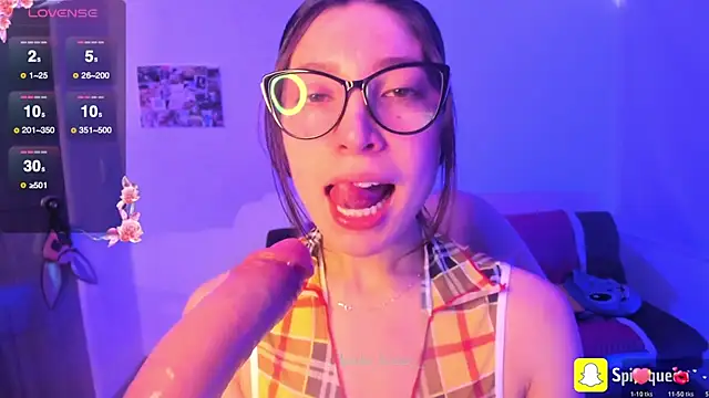 Snapshot of Spit_queen chatting on April 2026 02:21:01 PM Spit queen online show from April 2026 02:21:01 PM