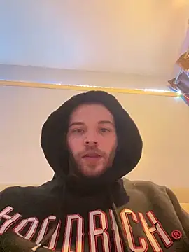 Snapshot of Z1uk chatting on December 2024 07:22:01 PM Z1uk online show from December 2024 07:22:01 PM