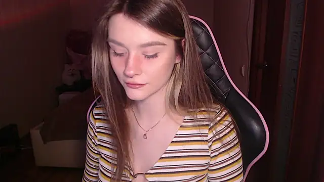 Snapshot of jeann_elsaa chatting on September 2025 03:45:01 PM jeann elsaa online show from September 2025 03:45:01 PM