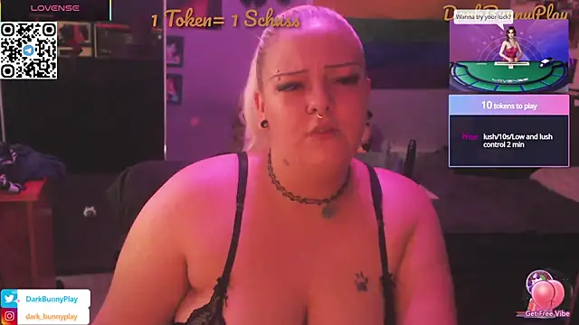 Snapshot of DarkBunnyPlay chatting on November 2025 08:35:01 AM DarkBunnyPlay online show from November 2025 08:35:01 AM