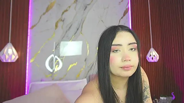 Snapshot of haylie_ chatting on December 2024 07:47:02 AM haylie online show from December 2024 07:47:02 AM