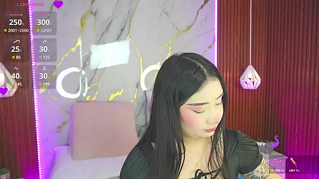 Snapshot of haylie_ chatting on January 2025 04:04:02 AM haylie online show from January 2025 04:04:02 AM