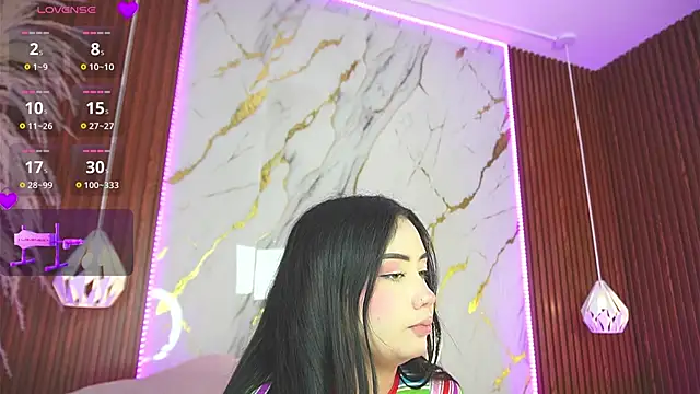 Snapshot of haylie_ chatting on January 2025 06:03:01 AM haylie online show from January 2025 06:03:01 AM
