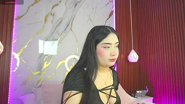 Snapshot of haylie_ chatting on February 2025 03:53:01 AM haylie online show from February 2025 03:53:01 AM