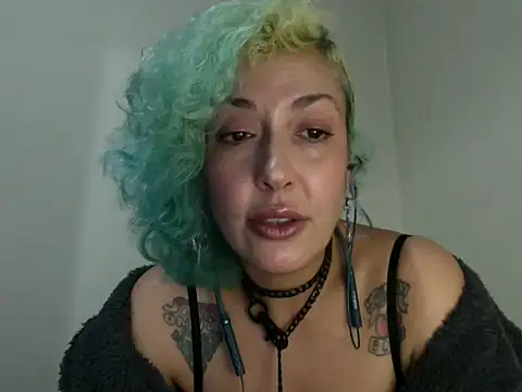 MariLouM online show from May 2026 06:26:02 PM