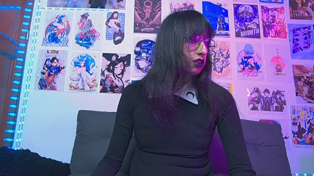 snowblack  online show from February 2025 03:00:01 PM