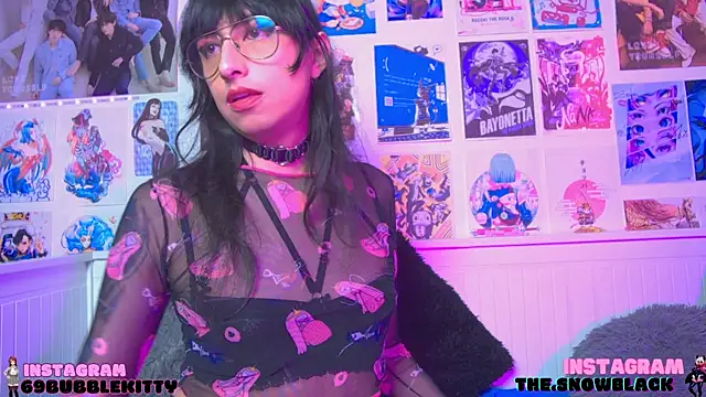 snowblack  online show from March 2025 02:07:02 PM