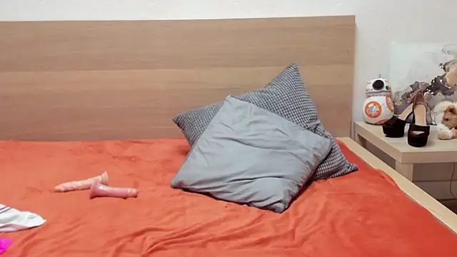 Snapshot of ZoeKhalifa chatting on December 2024 04:38:01 AM ZoeKhalifa online show from December 2024 04:38:01 AM