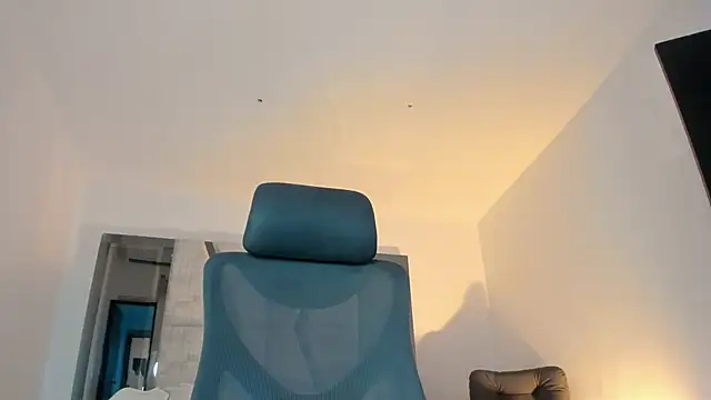 LunaBaker-1 online show from January 2025 08:04:01 PM