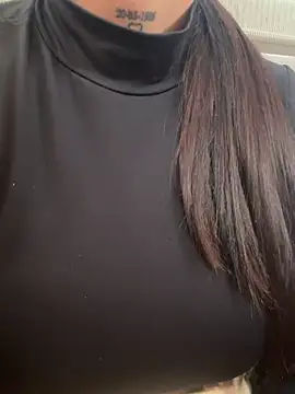 LunaBaker-1 online show from November 2025 06:28:02 PM