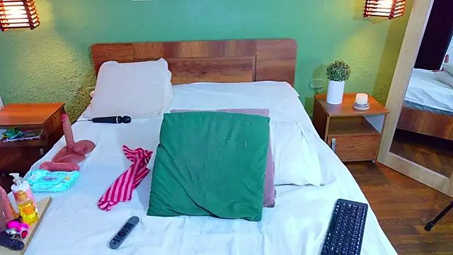 Snapshot of dannaahbrown chatting on March 2026 12:33:11 PM dannaahbrown online show from March 2026 12:33:11 PM