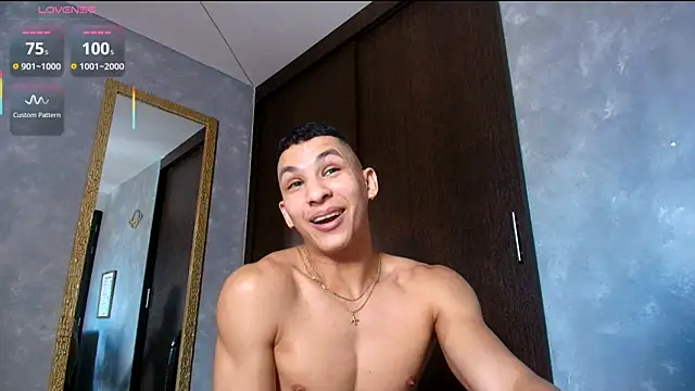 Snapshot of liuscast22 chatting on October 2025 02:37:01 PM liuscast22 online show from October 2025 02:37:01 PM