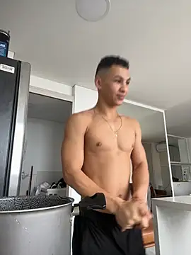 Snapshot of liuscast22 chatting on October 2025 02:05:01 PM liuscast22 online show from October 2025 02:05:01 PM